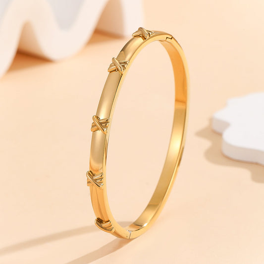 SAUQSTORE® Harmony Filigree Gold Bangle